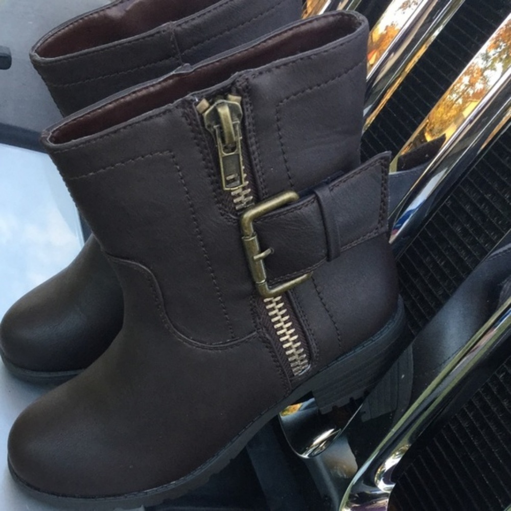 SALE!! BRAND NEW Booties - Picture 8 of 8